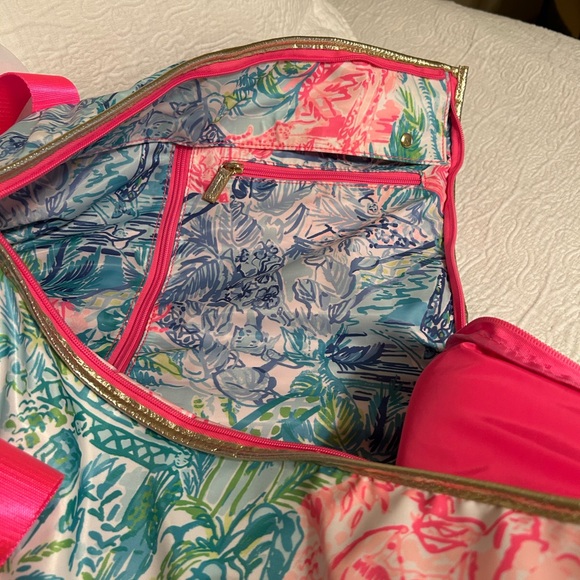 Lilly Pulitzer Convertible Weekender Garment Duffel Bag “Bohemian Wueen - Picture 7 of 8